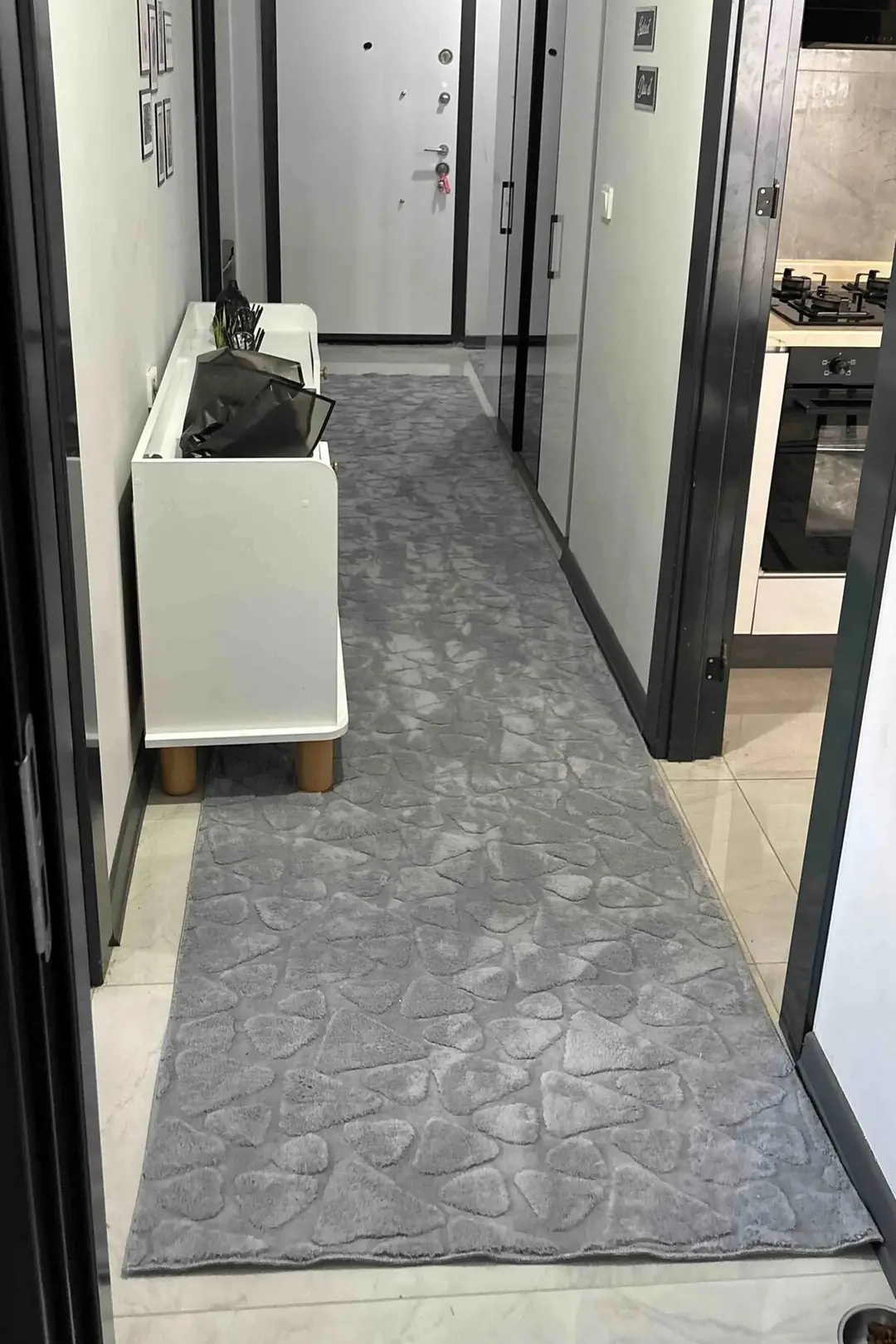 Kaymaz Taban Yıkanabilir KLM Taş Peluş Gri Yolluk Halı Saçaksız 80x200cm